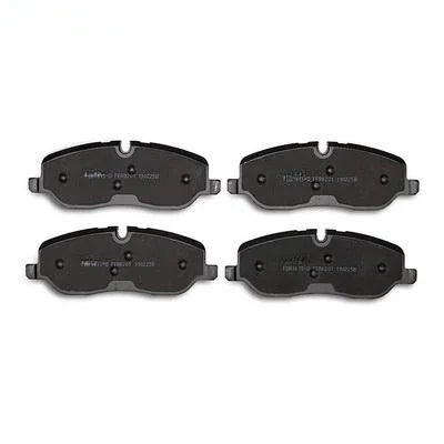THREEON Front Brake Pads For Land Rover Discovery 3 2001-2010 Discovery 3 4WD LR019618 SFP500010 TO1348-F